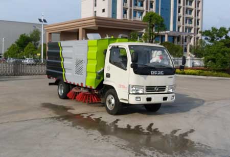 專威牌HTW5070TSLE型東風多利卡掃路車
