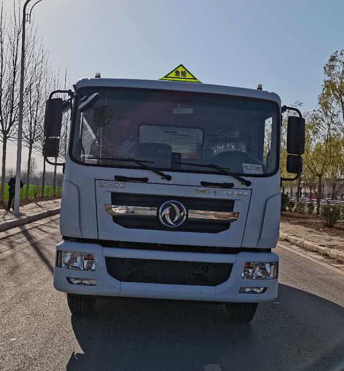 專威牌HTW5185GYYLEQ6型鋁合金運油車